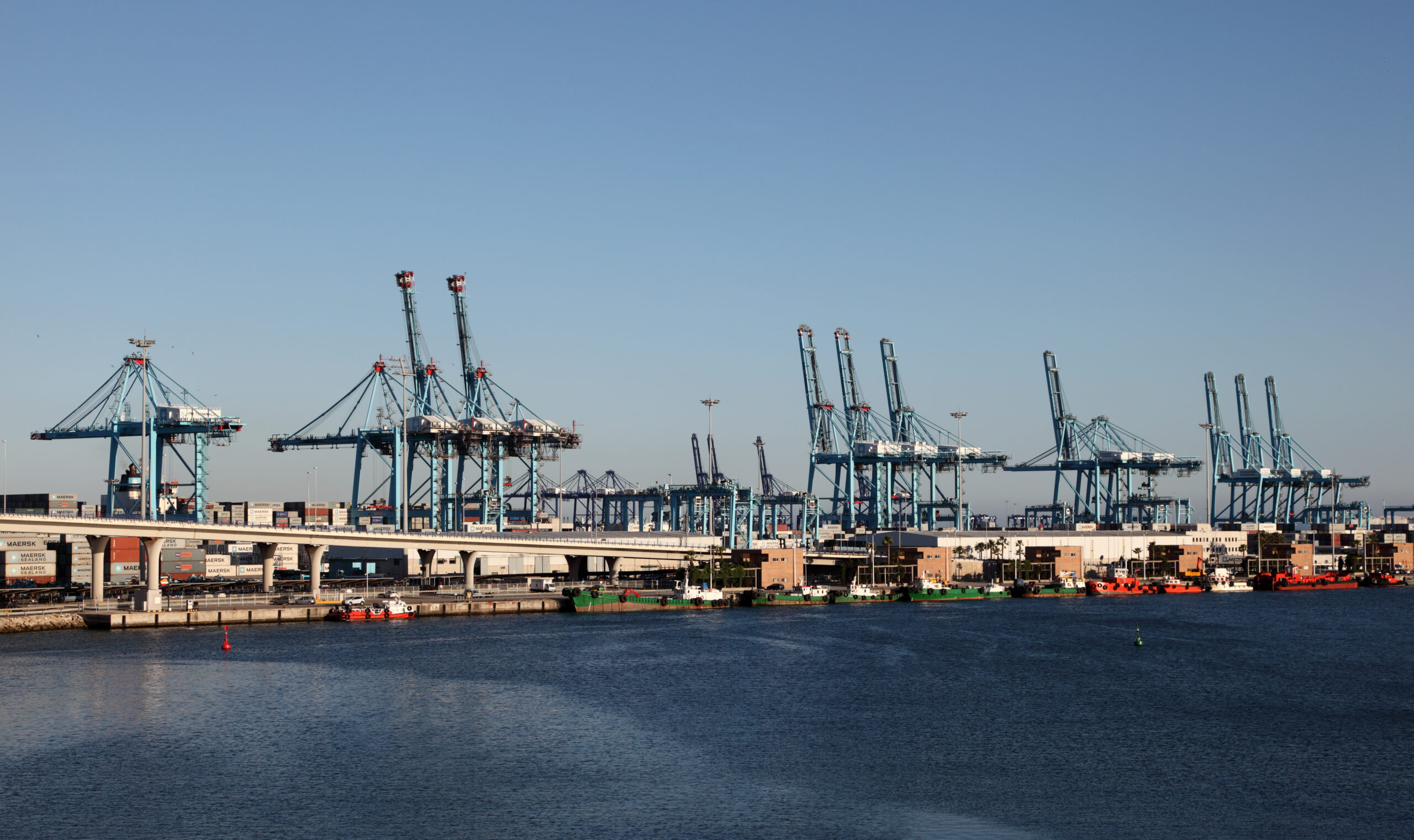 Puertos españoles: el gigante dormido entre sanciones de EE.UU. y el empuje de Tánger-Med 