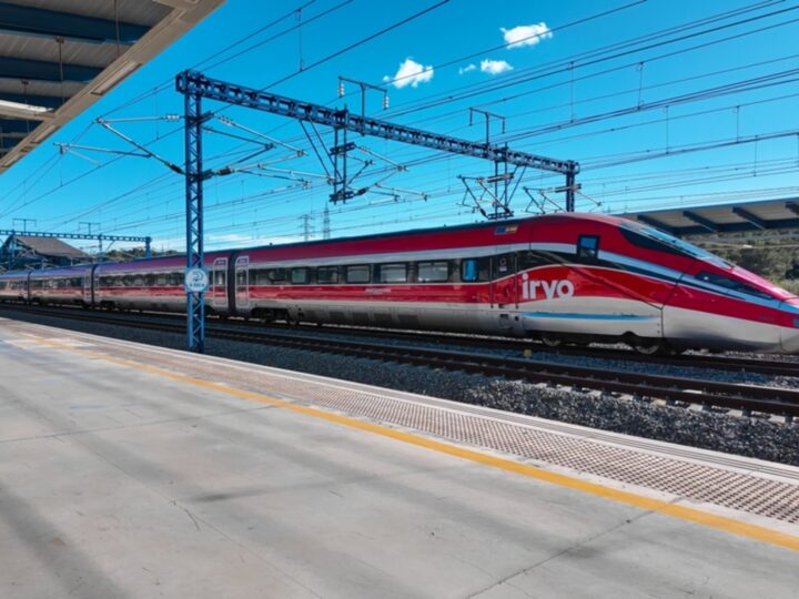Adif limita la velocidad del AVE Madrid-Barcelona a 160 km/h tras meses de advertencias por vibraciones