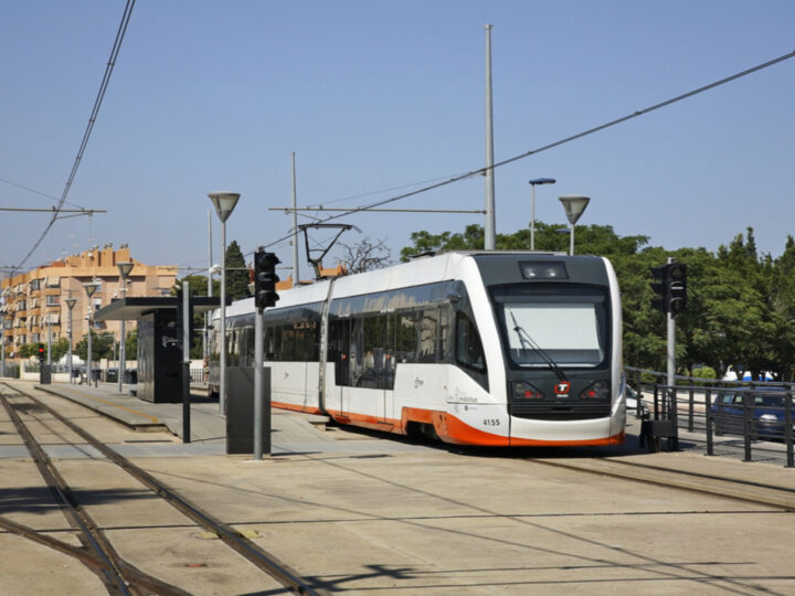 Varios heridos en un nuevo choque de un tren, esta vez contra una grúa en Cartagena