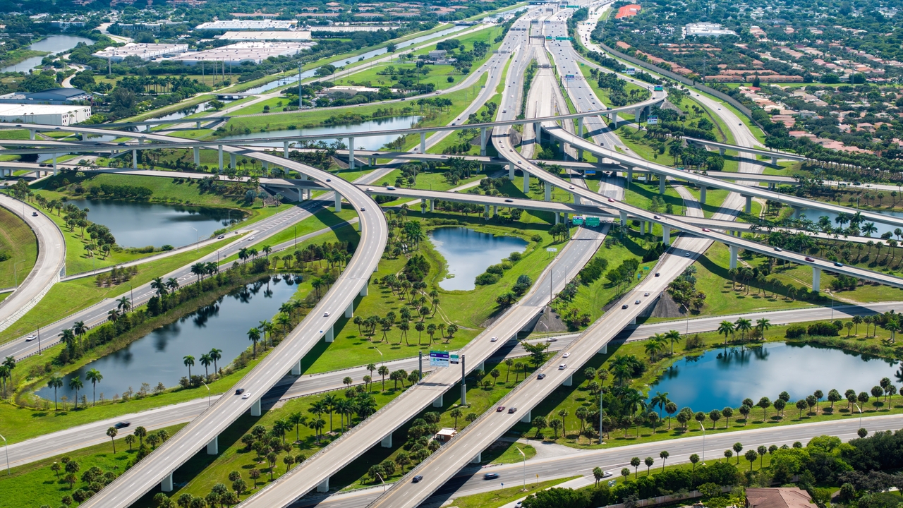 La inversión pública sube en España, pero cada vez se gasta menos en infraestructuras