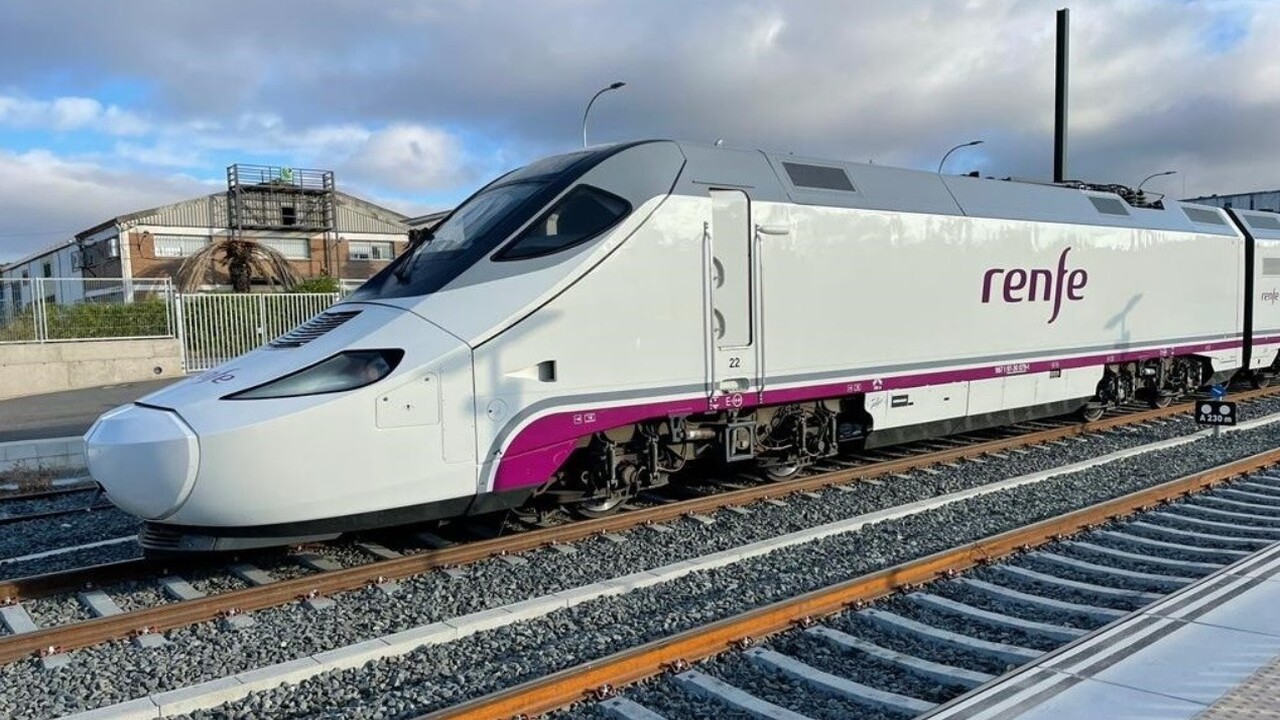 Dimite el secretario general de Renfe en plena tensión interna por Talgo y la filial de autobuses