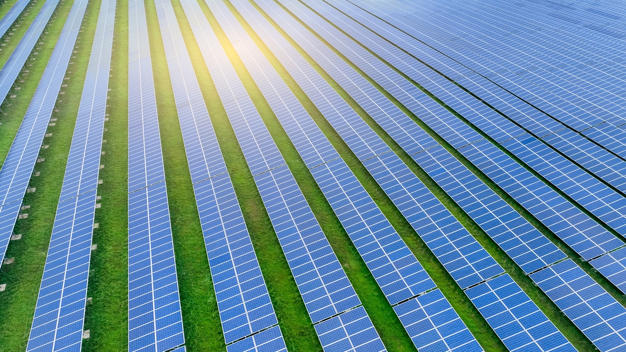 Las fotovoltaicas piden créditos puente al ICO ante el desplome de los ingresos de los parques solares