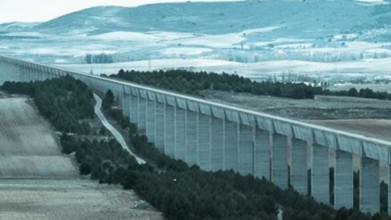 El colapso de un terraplén paraliza el Tajo-Segura y amenaza con mantenerlo cerrado hasta febrero