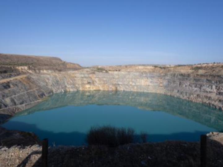 Aznalcóllar autoriza la planta que deberá tratar 17,5 hectómetros cúbicos antes de reabrir la mina