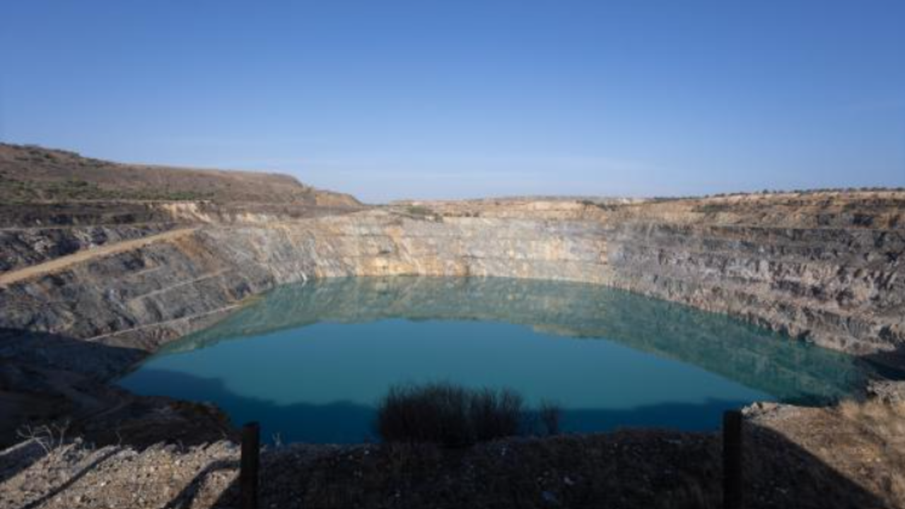 Aznalcóllar autoriza la planta que deberá tratar 17,5 hectómetros cúbicos antes de reabrir la mina