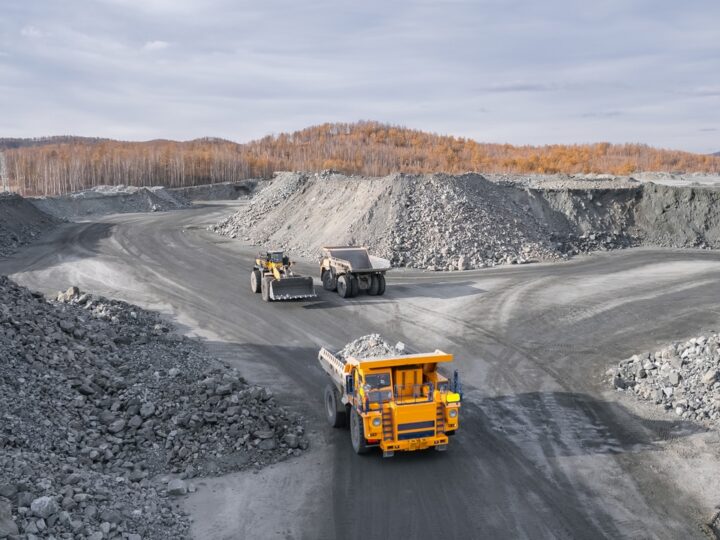 El Gobierno crea una vía rápida para la minería y la industria limpia que no resuelve los principales problemas